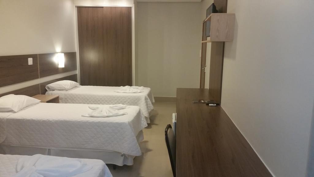 Kamur Plaza Hotel Goianesia Δωμάτιο φωτογραφία