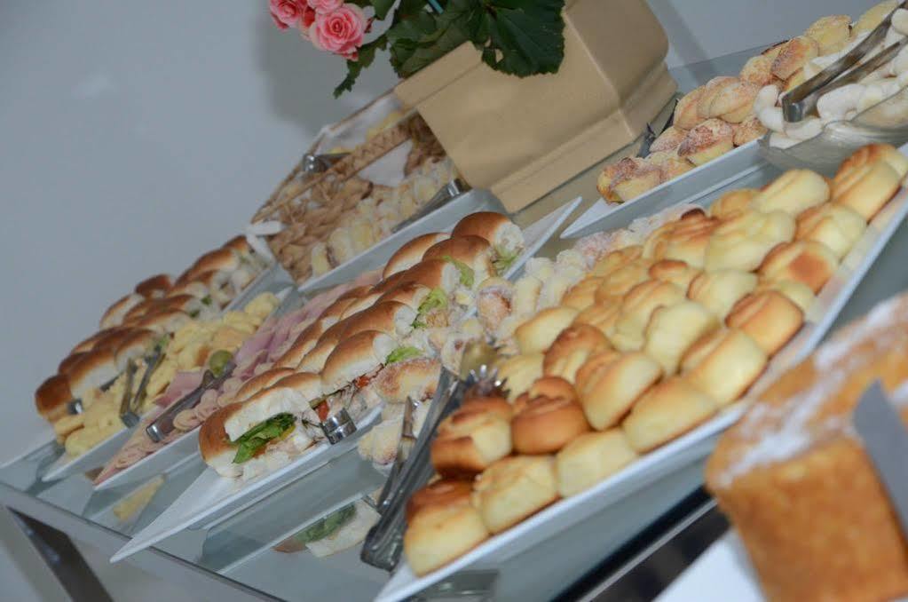 Kamur Plaza Hotel Goianesia Εξωτερικό φωτογραφία