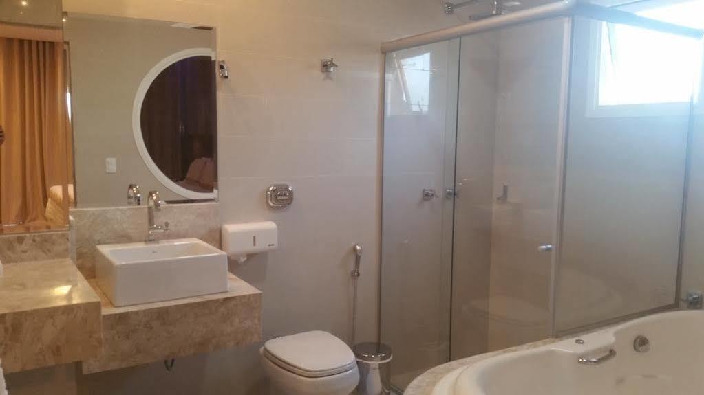 Kamur Plaza Hotel Goianesia Εξωτερικό φωτογραφία